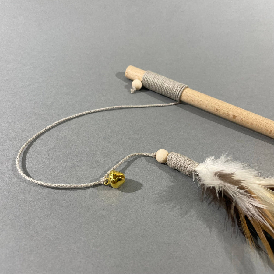 Natural Cat Teaser Toy w Feathers and Bell